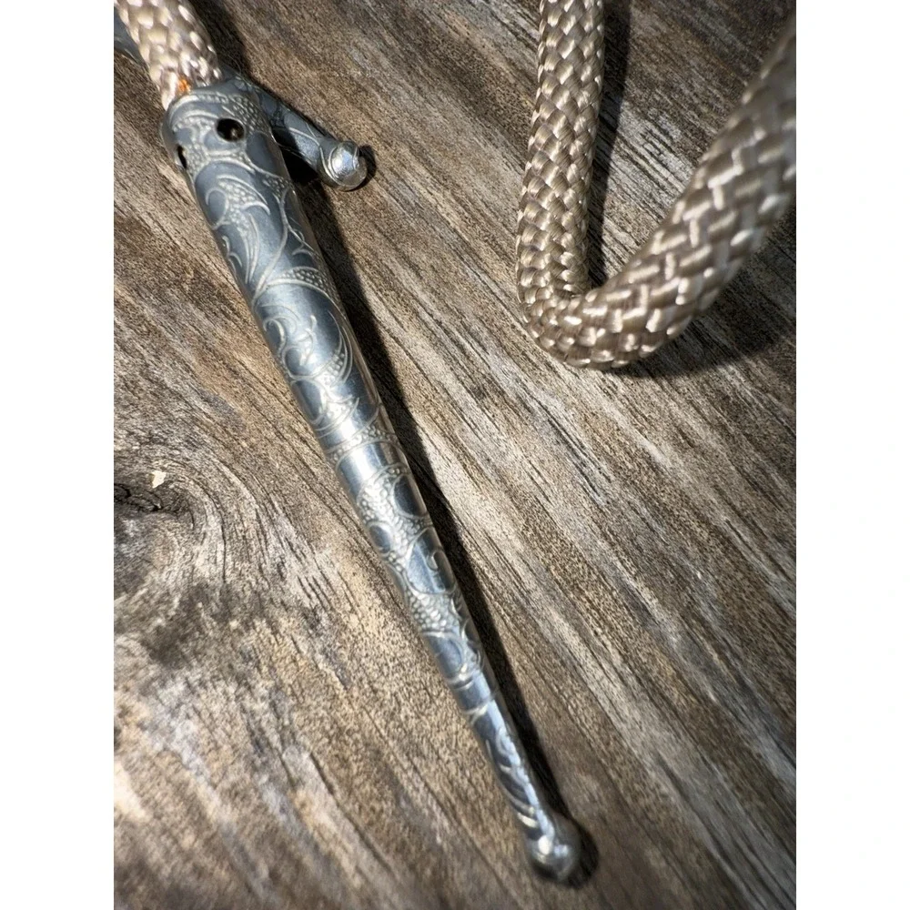 VTG SILVER TONE TOTEM TURQUOISE SOUTHWESTERN BOLO‎ NAVAJO ETCHED TIPS